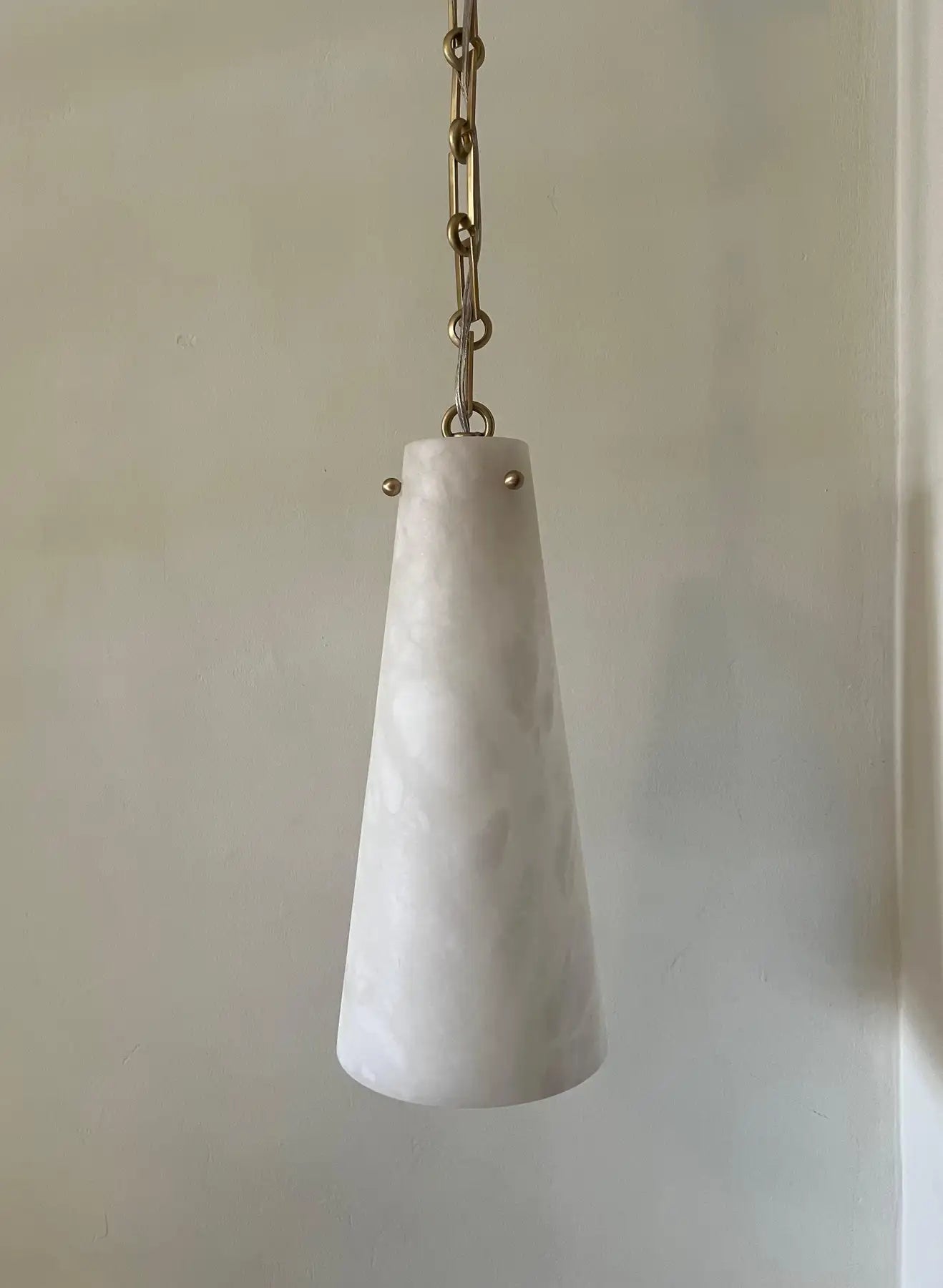 Contemporary Casey Chandelier 5-Light Vintage Alabaster Pendant Cluster